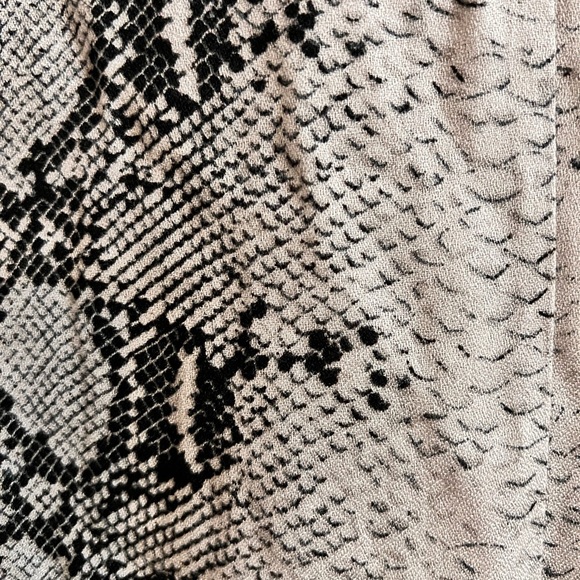 Final PRICE NWT Blue Blush Snake Print Button Up Shirt Dress - Picture 7 of 7